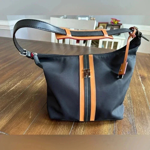 Tommy Hilfiger hobo bag - Picture 7 of 16